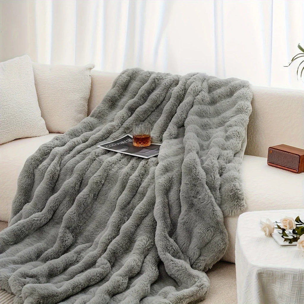 Cozy Faux Rabbit Fleece Throw – Soft Warm Blanket for Bedroom & Living Room